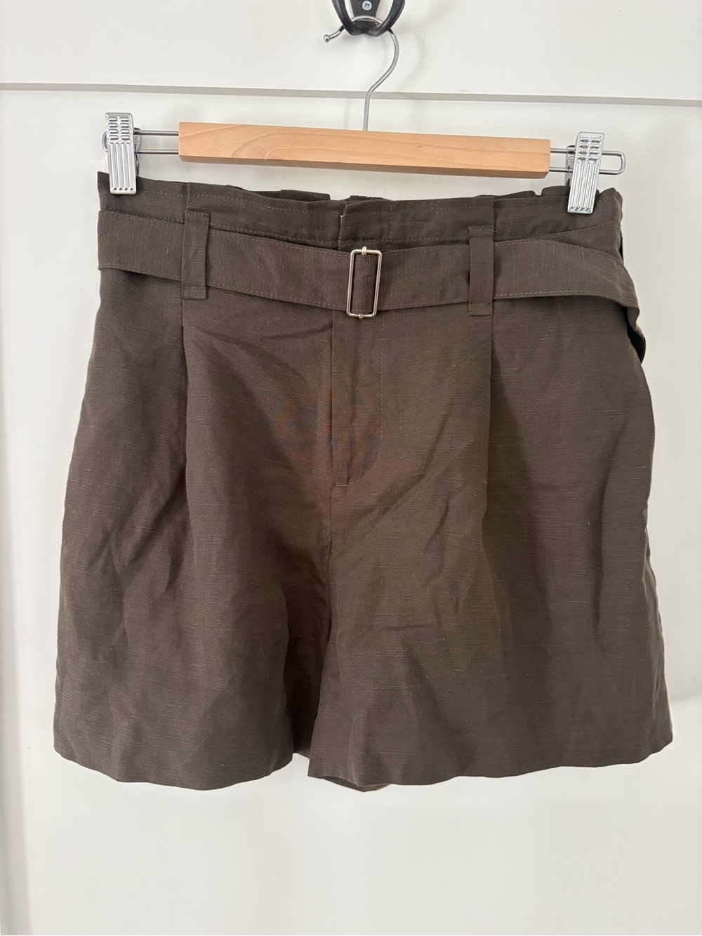 Club Monaco dark green high waisted linen blend shorts belted elastic back sz 2